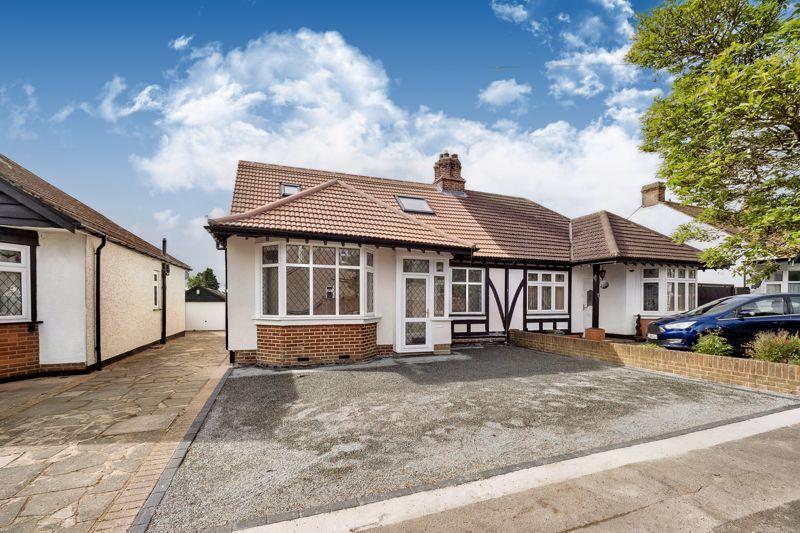 Cranston Park Avenue, Upminster 4 bed semi-detached bungalow - £775,000