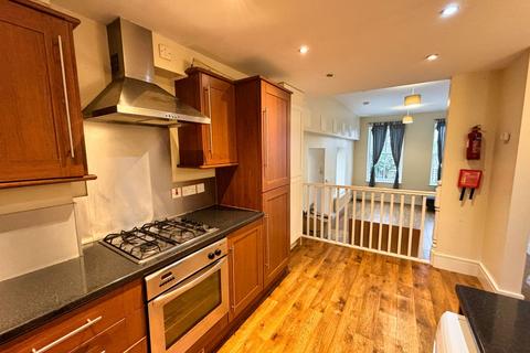 2 bedroom flat to rent, School Road, Crookes