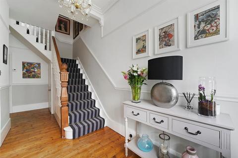 17 Hereford Road, London, E11 2EA