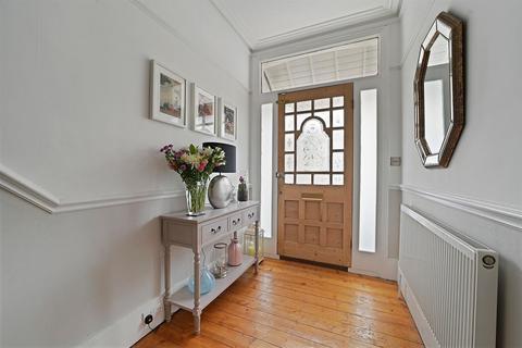 17 Hereford Road, London, E11 2EA