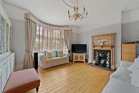 17 Hereford Road, London, E11 2EA