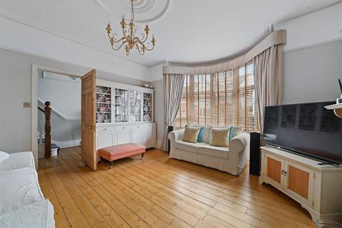 17 Hereford Road, London, E11 2EA