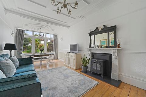 17 Hereford Road, London, E11 2EA