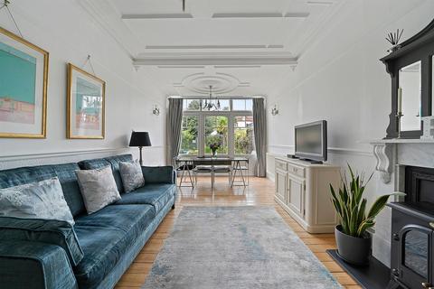 17 Hereford Road, London, E11 2EA