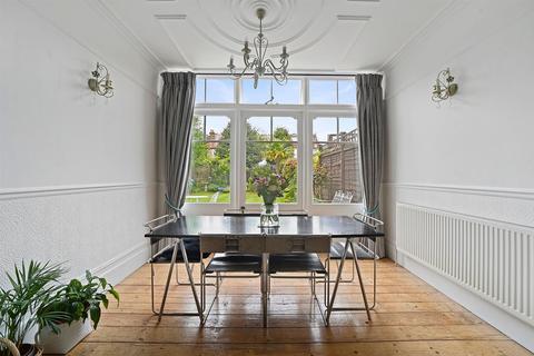 17 Hereford Road, London, E11 2EA