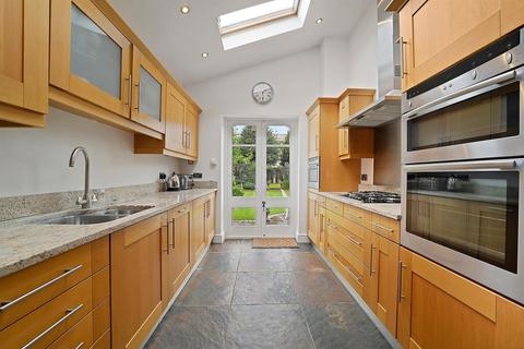 17 Hereford Road, London, E11 2EA