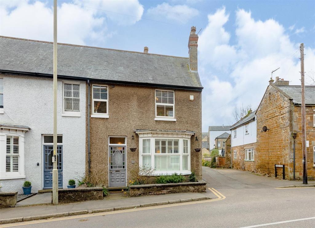 North Street West, Uppingham, Rutland 3 bed semidetached house £325,000