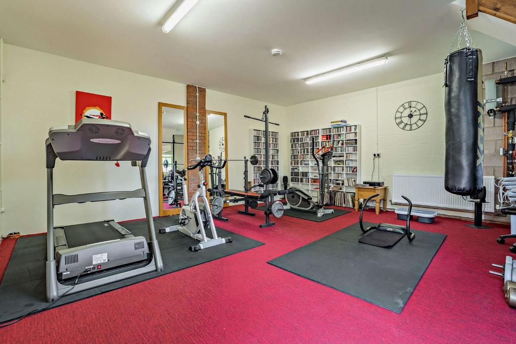 Garage/Gym