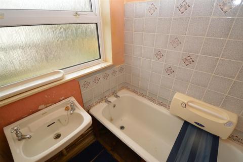 118 Ambleside Drive, Leicester, LE2 9FB