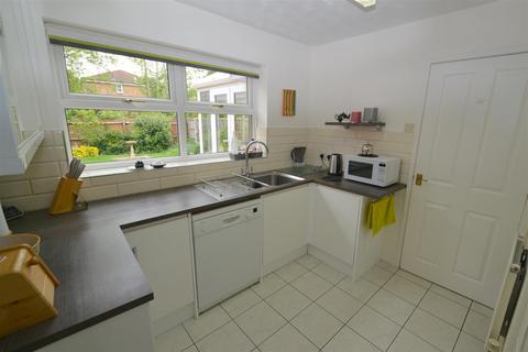 32 Bramble Close, Malvern, WR14 2UW