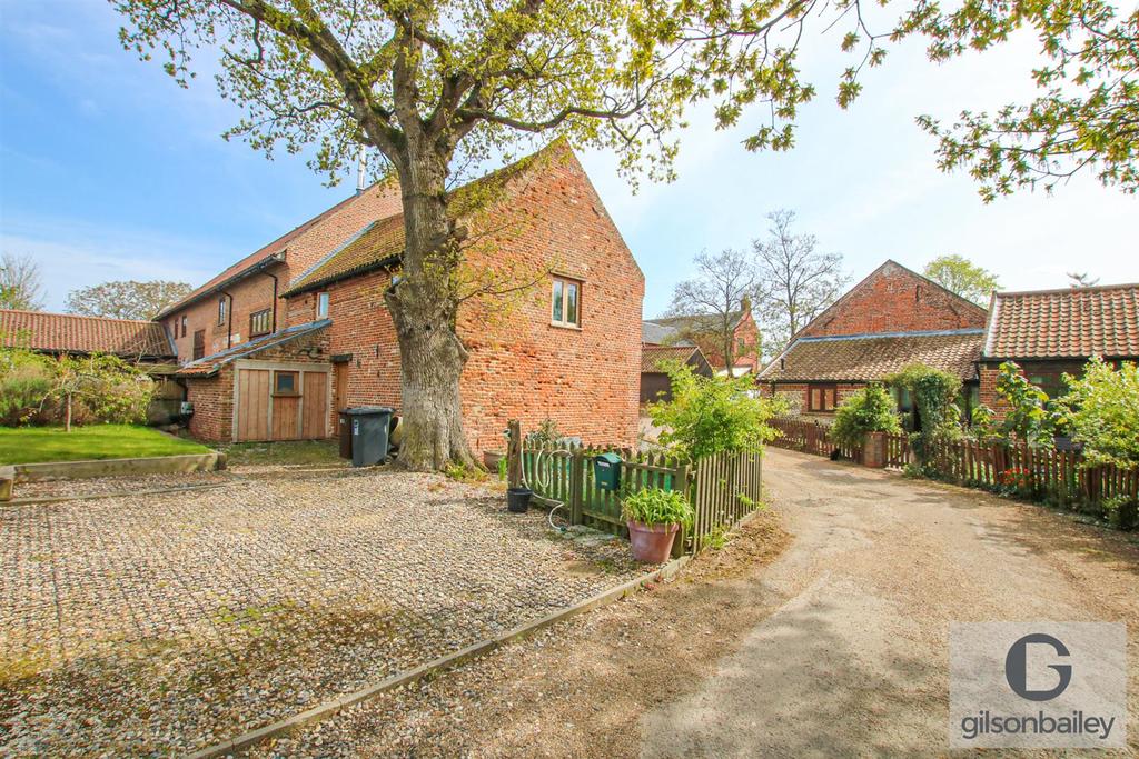 Ingham Road, Stalham, Norwich 2 bed barn conversion for sale £350,000