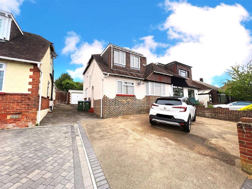 Carlton Road, Portchester 3 bed semidetached bungalow £350,000