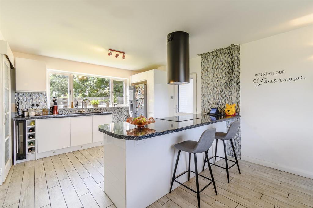 8472250-interior26.jpg