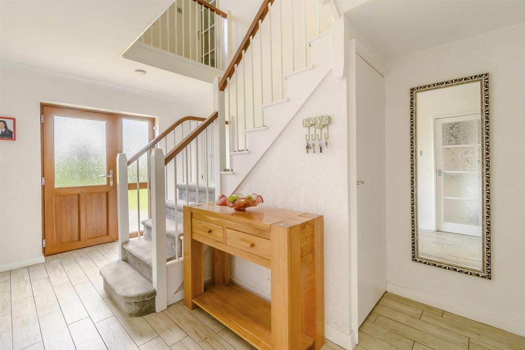 8472250-interior39.jpg