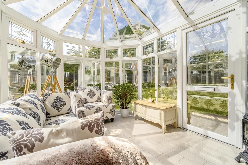 8472250-interior17.jpg