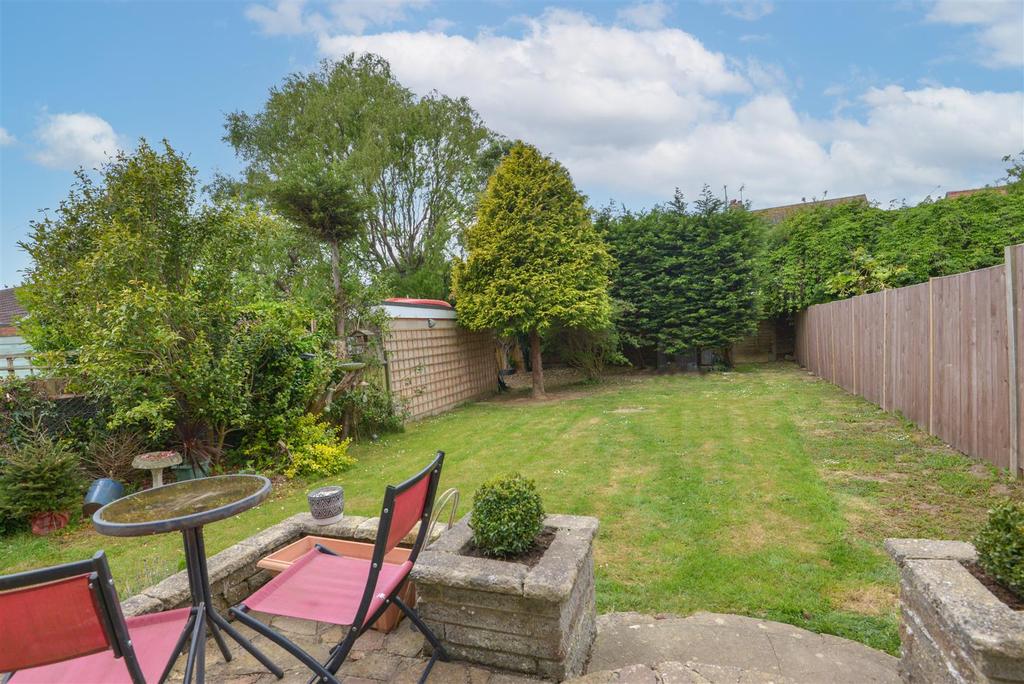 Rose Walk, GoringBySea, Worthing 1 bed flat £260,000