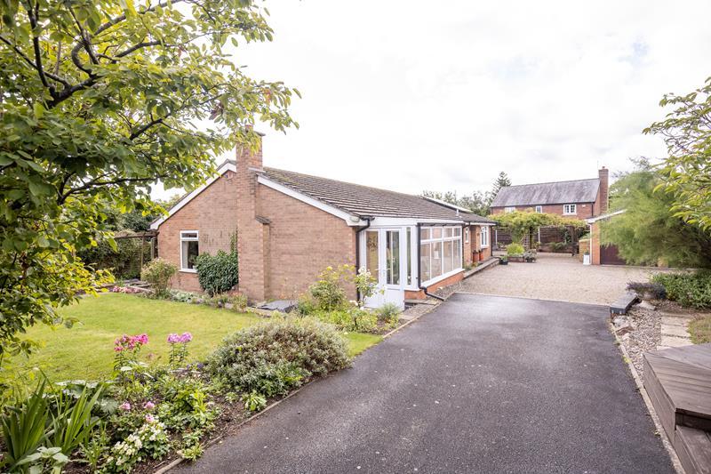 54 Clarence Road, Malvern... 3 bed bungalow £545,000