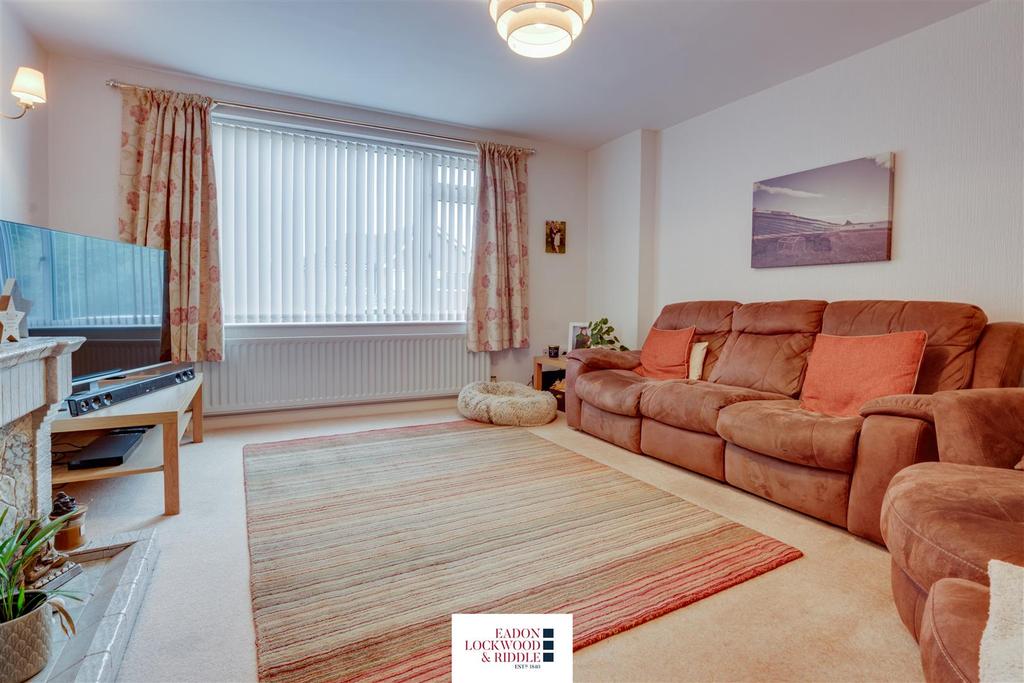 Belcourt Road, Brecks, Rotherham 3 bed semidetached house £235,000