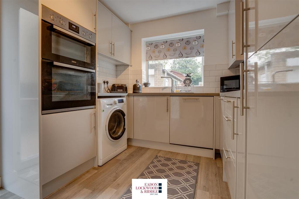 Kitchen 1.jpg
