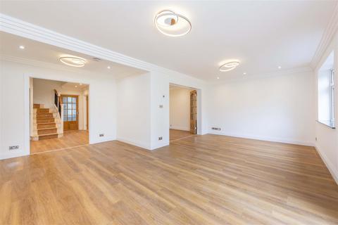 5 bedroom detached house for sale, Wood Lane, Osterley