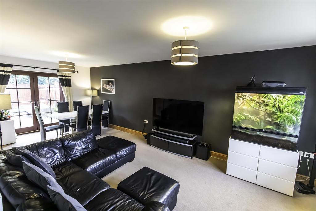 Lounge 1.jpg