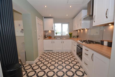 17 Appleby Close, Queensbury, Bradford, BD13 2TB