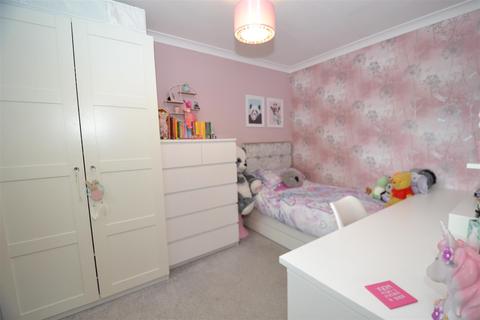 17 Appleby Close, Queensbury, Bradford, BD13 2TB