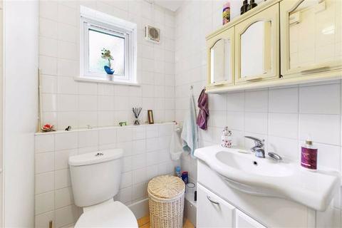 35 Grace Path, London, SE26 4SF