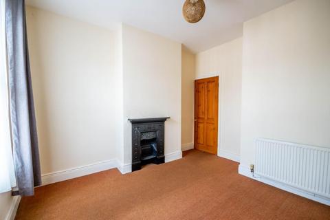 2 bedroom terraced house for sale - Yearsley Crescent,  Huntington Road, York