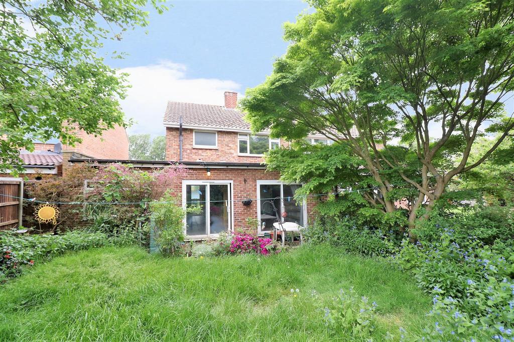 The Spinney, Sidcup 3 bed semidetached house £500,000