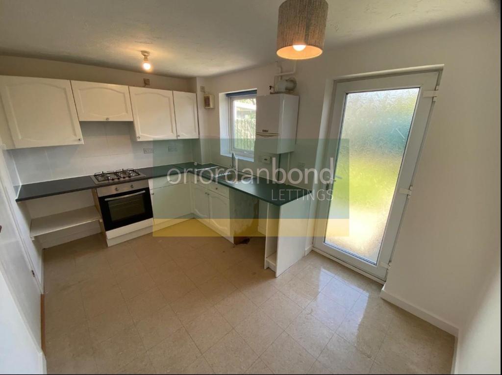 Compton Way, Earls Barton, Northamptonshire, NN6 0DE 2 bed terraced