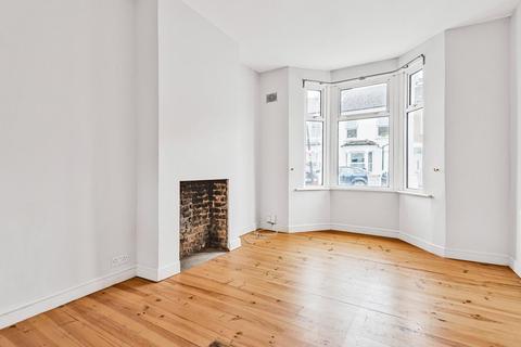 82 Graveney Road, London, SW17 0EH