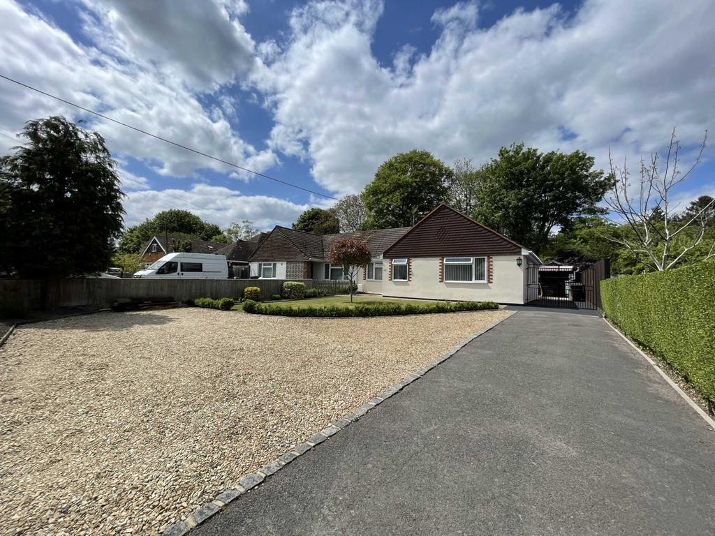 Station Road, Cholsey 2 bed bungalow £550,000