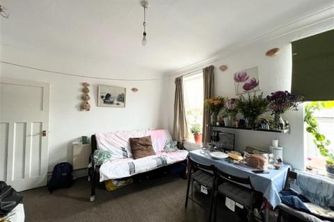 First Floor Flat, 14 Cecil Road, Hounslow, TW3 1NT