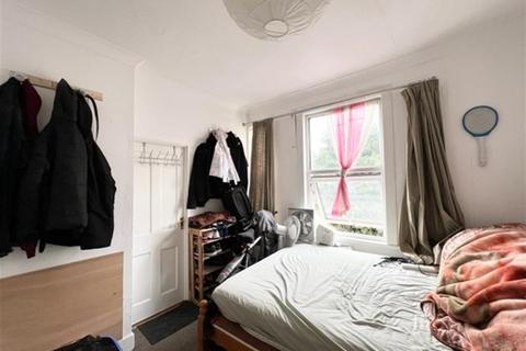 First Floor Flat, 14 Cecil Road, Hounslow, TW3 1NT