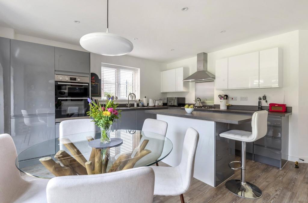 Kitchen/Dining