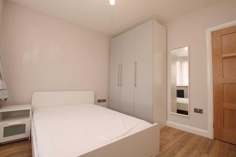 4 bedroom semi-detached bungalow for sale - Hillrise Avenue, Watford