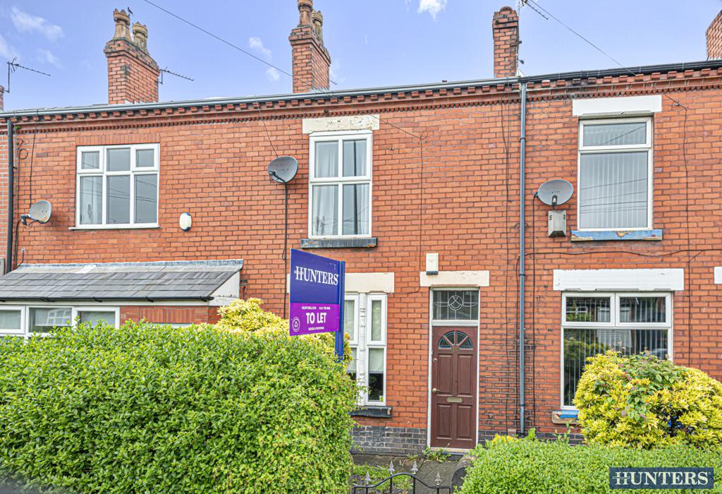 Newearth Road, Worsley, Manchester 2 bed terraced house £850 pcm (£