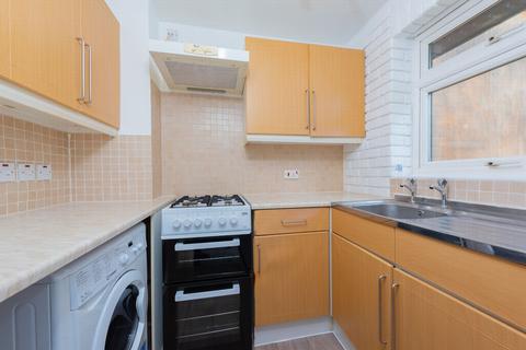 1 bedroom terraced house to rent, Northcote Road, Ash Vale, GU12