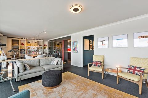 2 bedroom flat for sale - Arnhem Place, London, E14