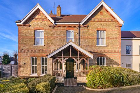 Flat 6, 28 Castlebar Park, London, W5 1BU