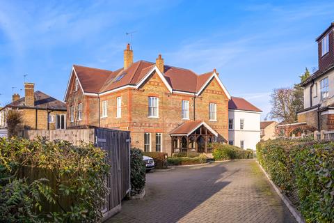 Flat 6, 28 Castlebar Park, London, W5 1BU