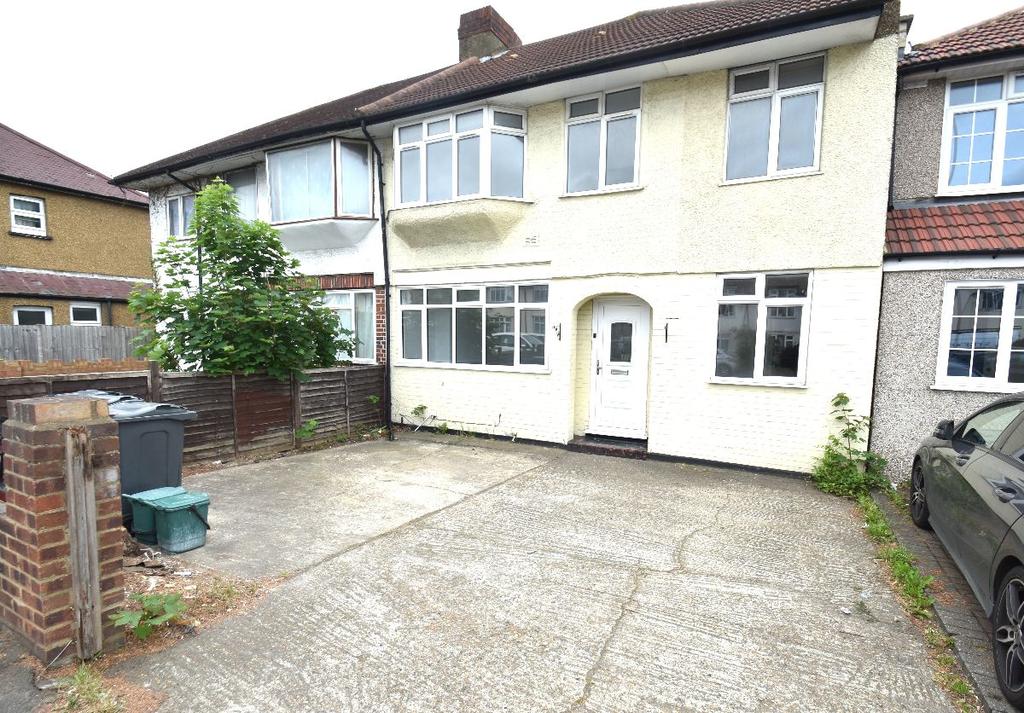 Harlington Road East, Feltham 5 bed terraced house £2,395 pcm (£553 pw)