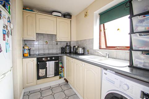 2 bedroom apartment for sale - Mitchell Close, Woolston, Southampton, SO19