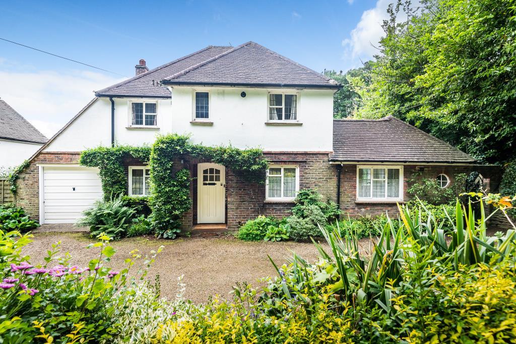 Godalming, Surrey, GU7 3 bed cottage to rent £2,400 pcm (£554 pw)