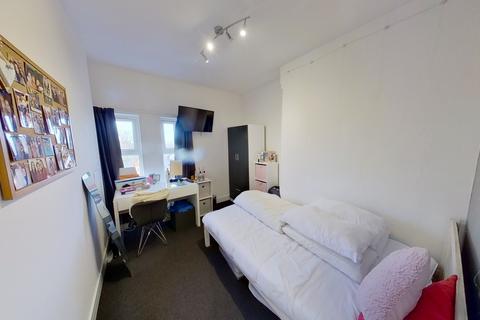 2 bedroom flat to rent - Flat G, 58 Burns Street, Nottingham, NG7 4DT