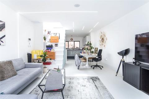 2 bedroom penthouse to rent, Risborough Street, Borough, London, SE1