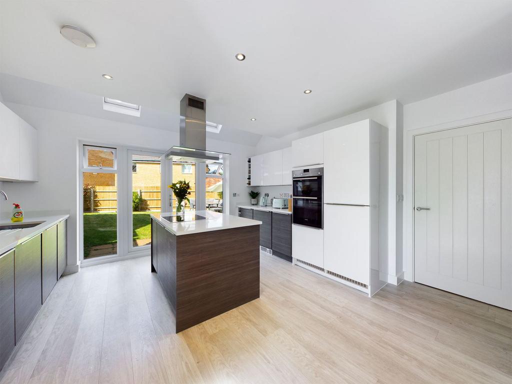 Kitchen/dining/family room