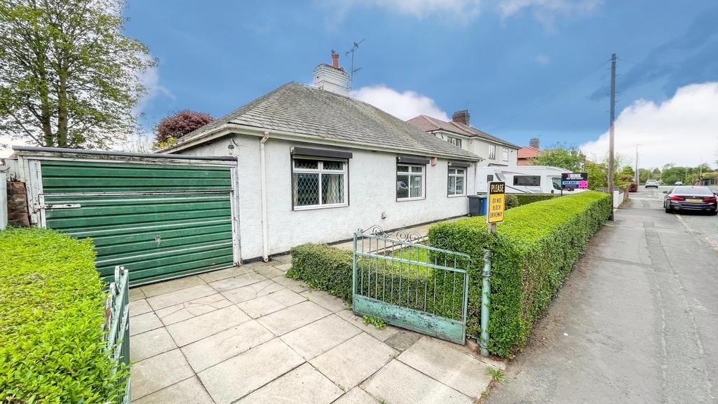 Liverpool Road, Great Sankey 3 bed detached bungalow £310,000