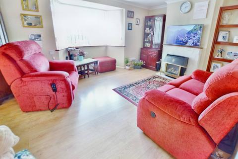 39 Winston Way, Ringwood, BH24 1QG